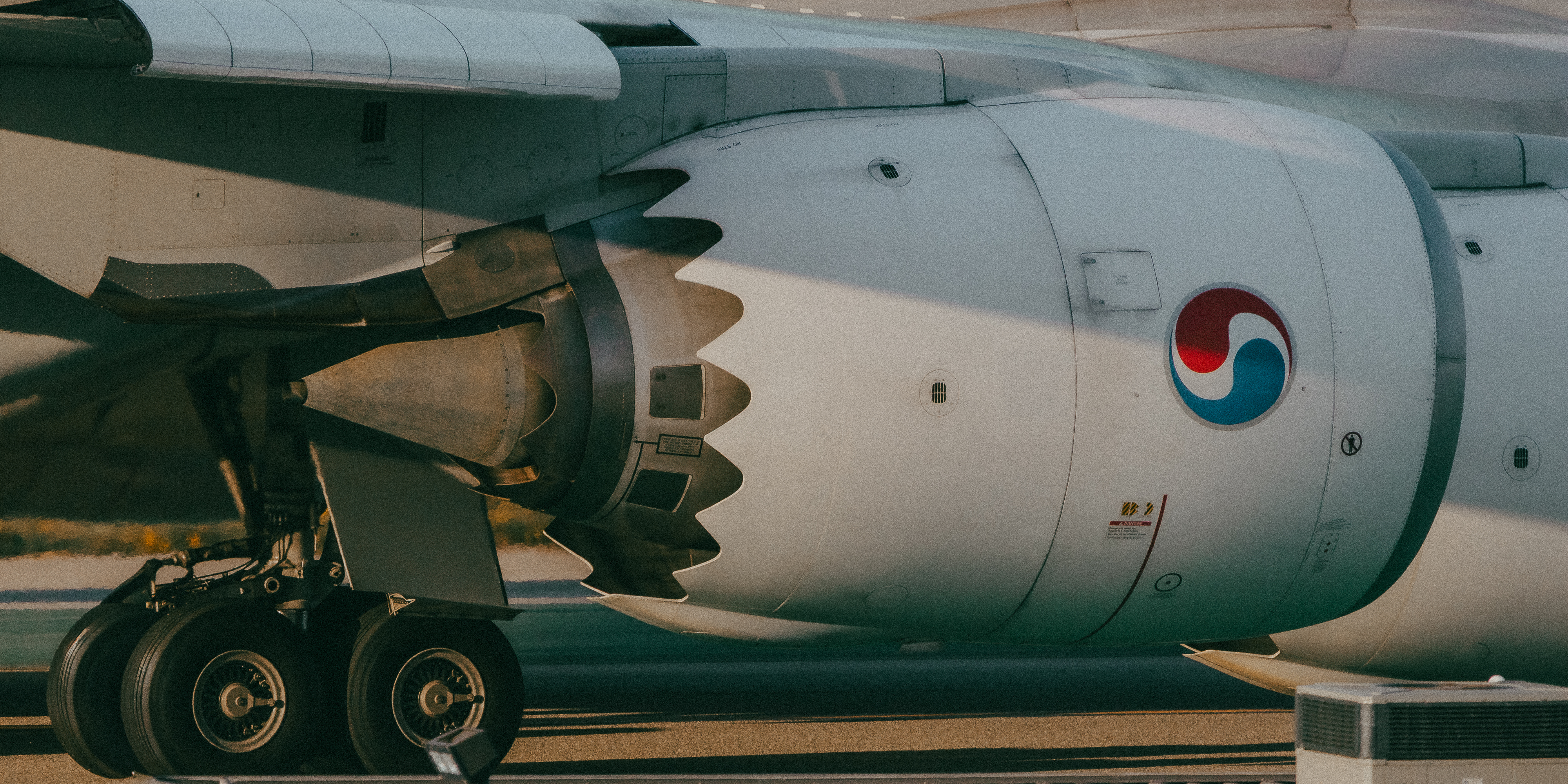 Korean Air engine detail